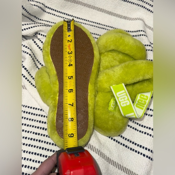 UGG Sheepskin Yeah Slide Slippers neon Green 1115752K Size 4 women’s 6 New gift - Picture 10 of 10
